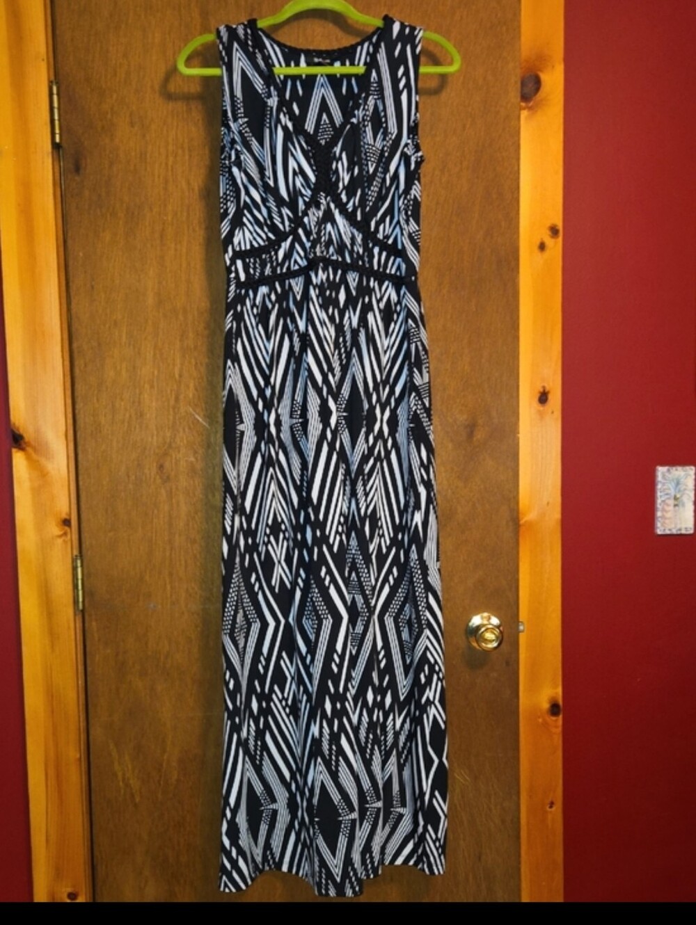 3 Beautiful Maxi Dresses - Picture 5 of 10